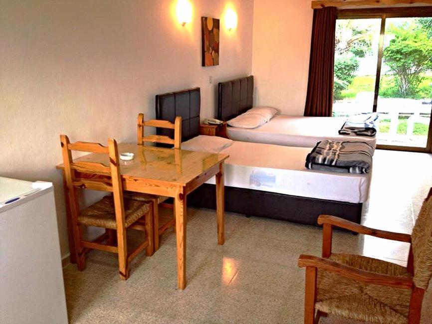 Bare Hill Holiday Apartments Krini Rum bild